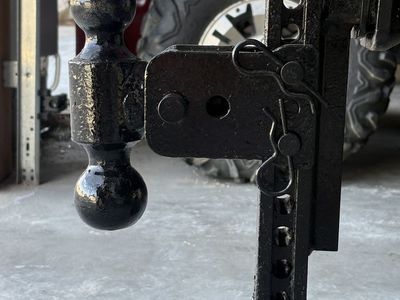 12 Inch B&W Adjustable Hitch. 2 Ball And 2 5/16