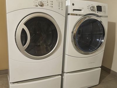 Matching GE Electric Washer/Drier Set