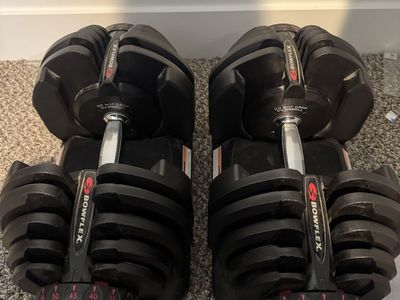 BOWFLEX ADJUSTABLE DUMBBELLS
