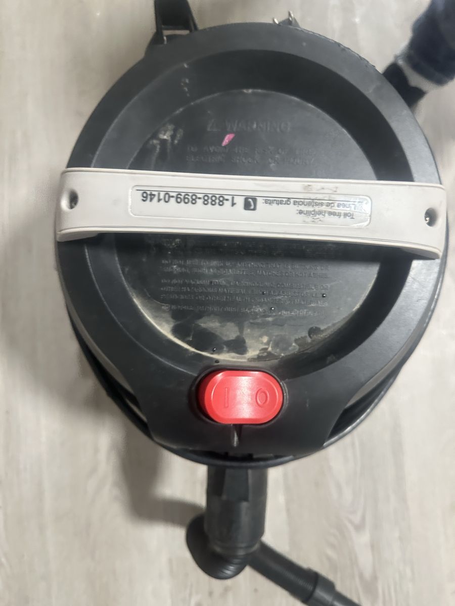 Vacuum blower and sucking vacuum