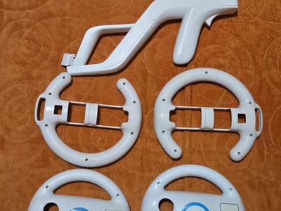 Nintendo Wii Wheels and Zappers $5 each! trades considered!