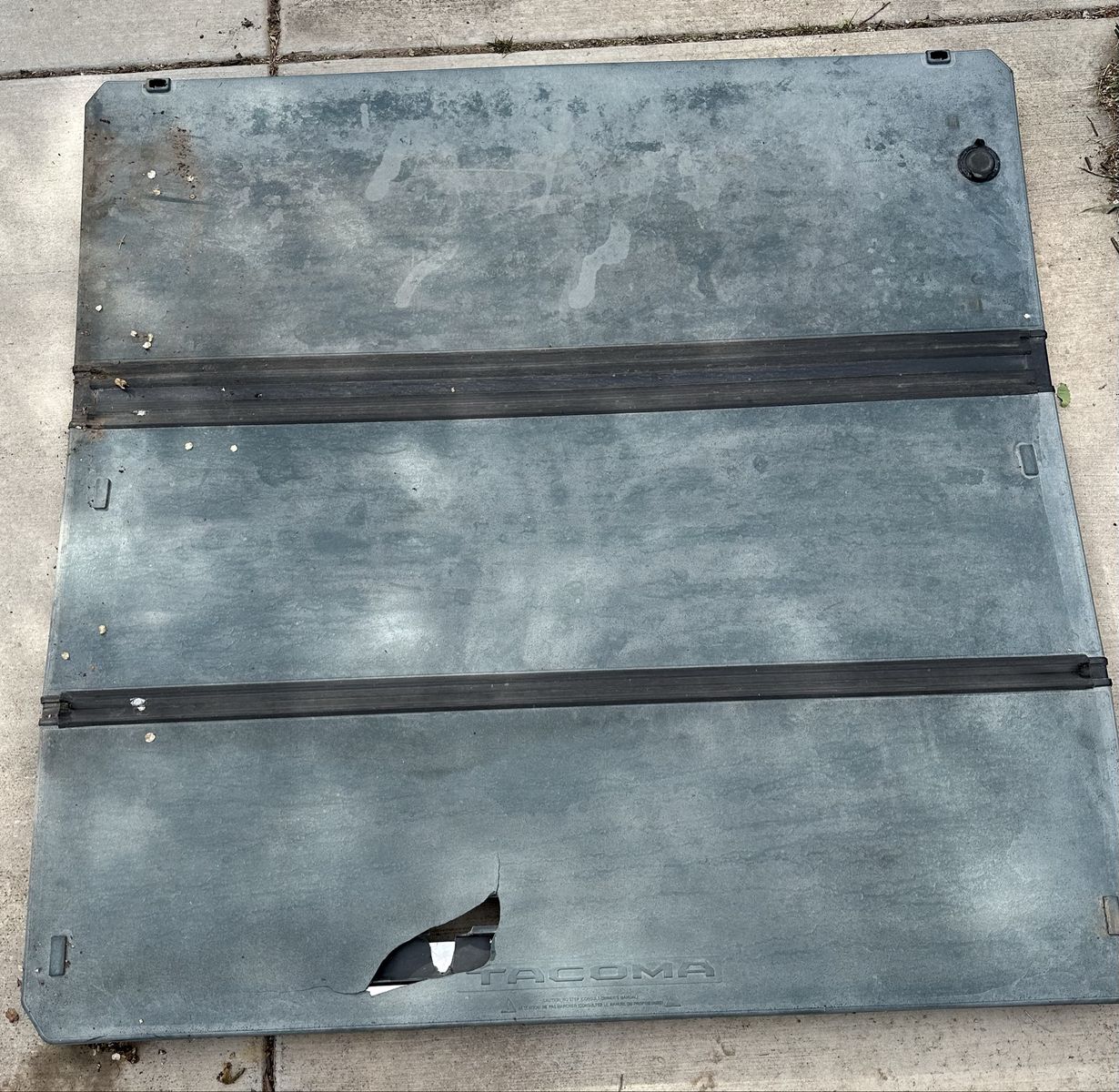 Toyota Tacoma Bed Cover (Damaged)