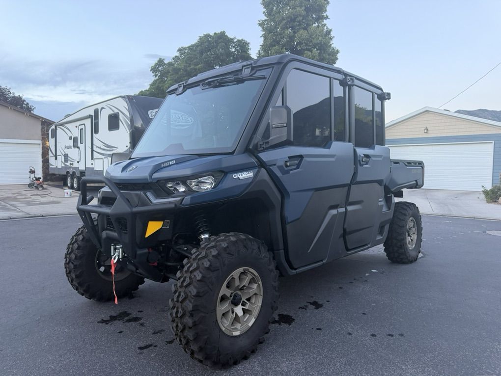 2025 CanAm Defender Limited HD10