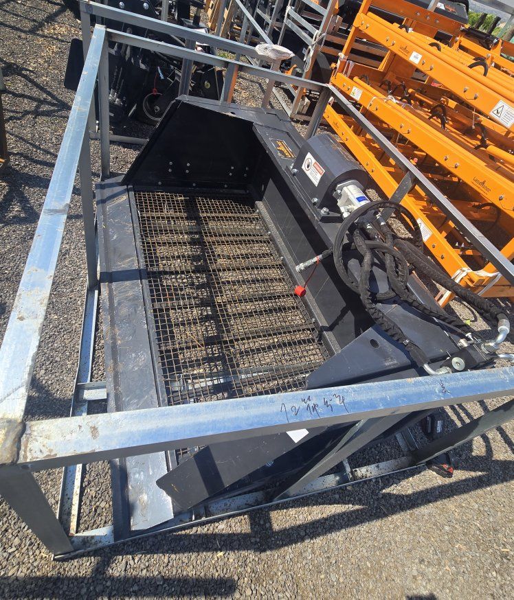 NEW LandHonor 72" Heavy Duty Vibrating Screening Bucket (Skid Steer)