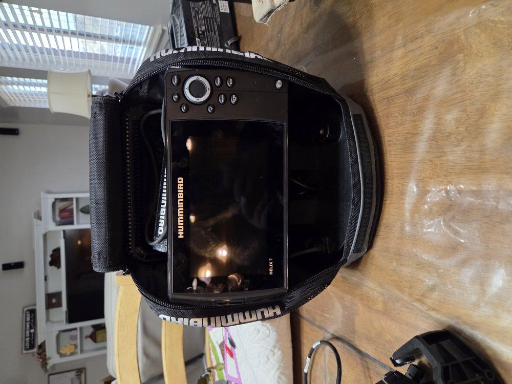 Hummingbird fishfinder