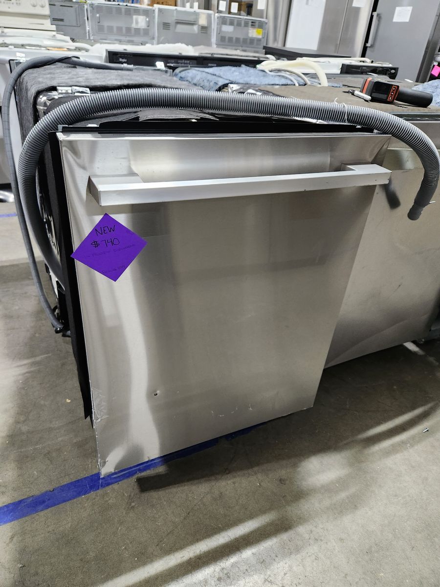 LG Stainless Steel Built-in Dishwasher with Handle and Third Rack - Brand New