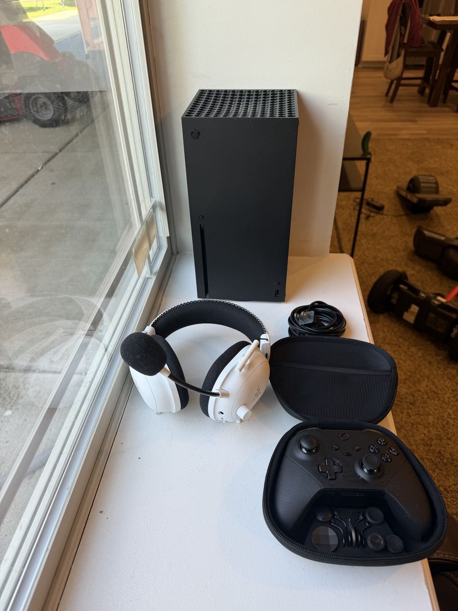 Microsoft Xbox Series X Console Bundle with Elite Series 2 Controller and Razer Kaira Pro Headset