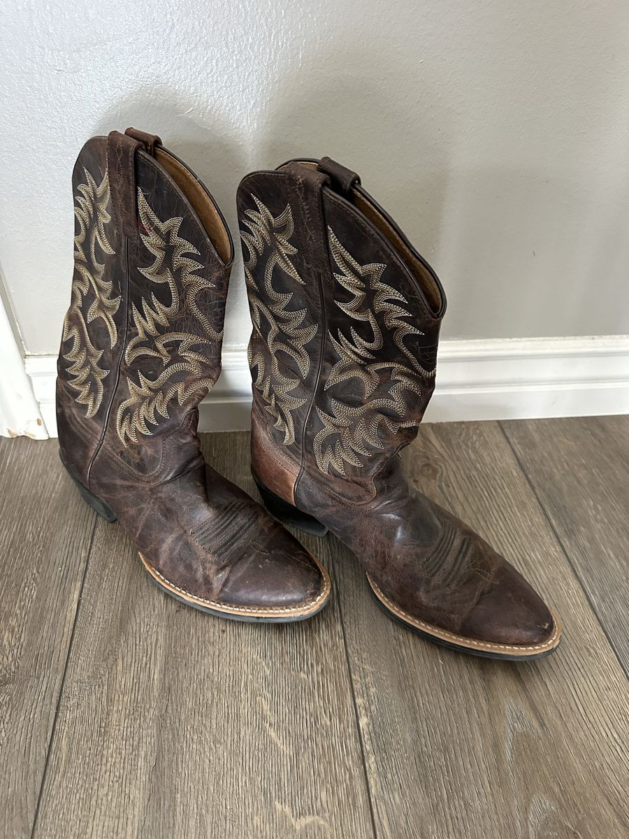 Ariat cowboy boots (size 12)