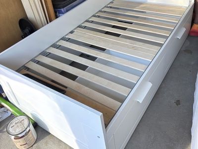 Sturdy bed frame