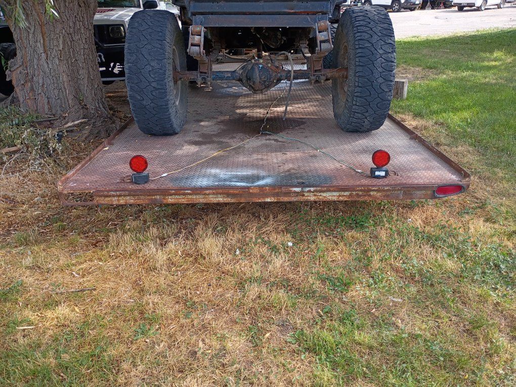 20x8 still deck tandem axle trailer