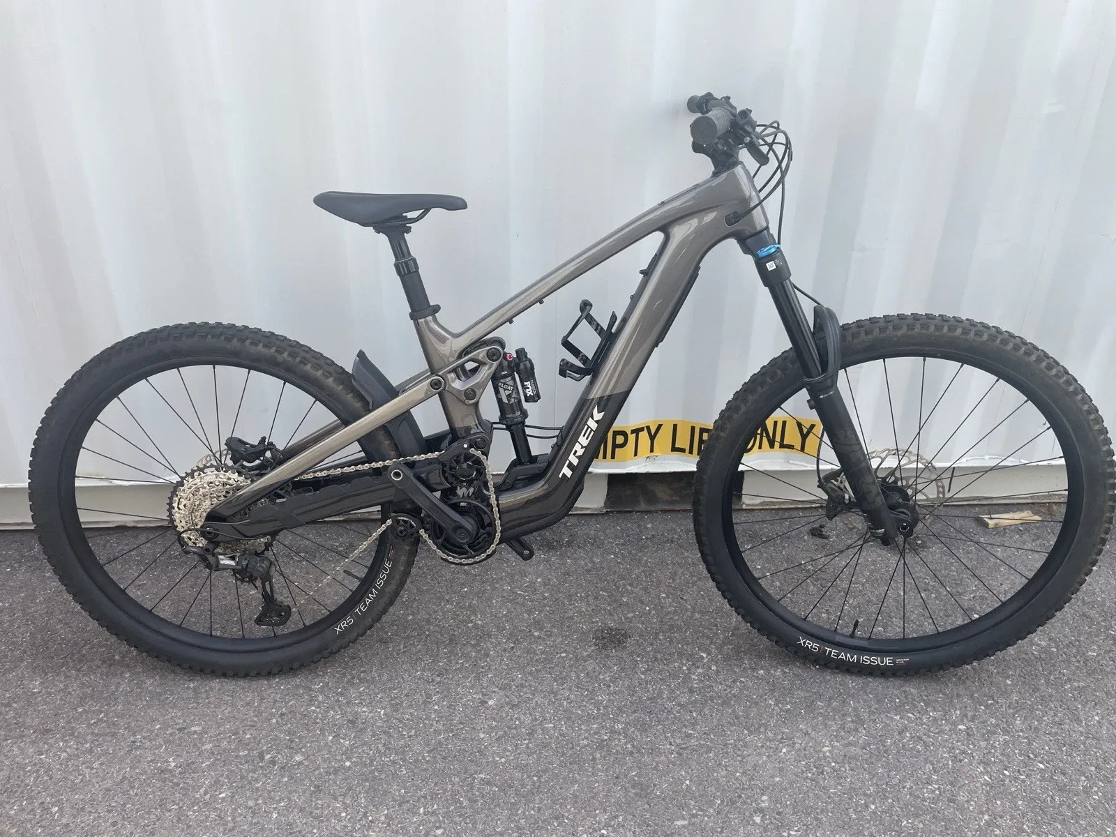 2025 Slash+ 9.7 XT; Size: Med; Color: Olive Drab