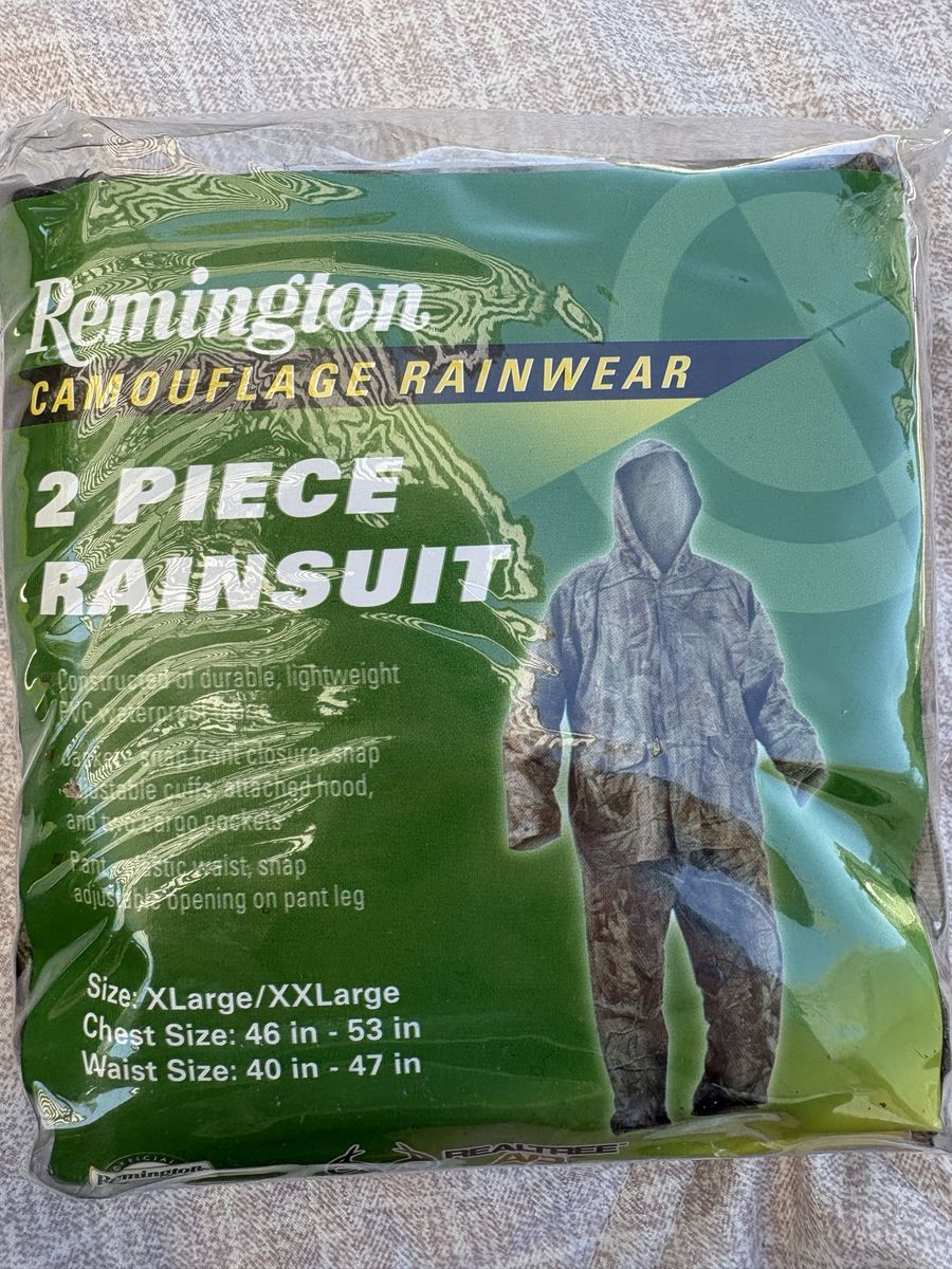 Camouflage rainwear two-piece rain suit XL BRAND NEW!!