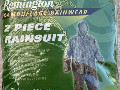 Camouflage rainwear two-piece rain suit XL BRAND NEW!!