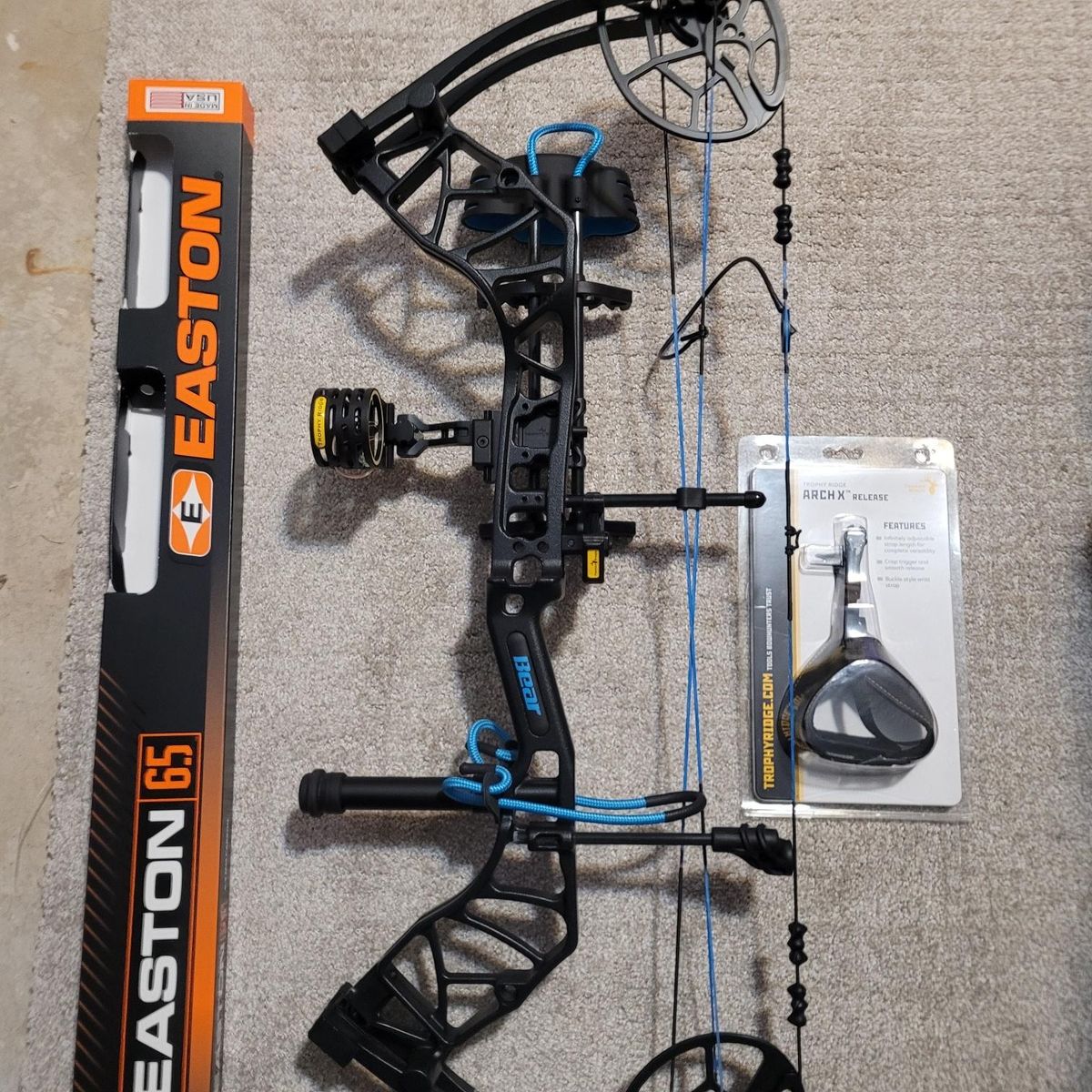 Bow, arrows, & breakaway