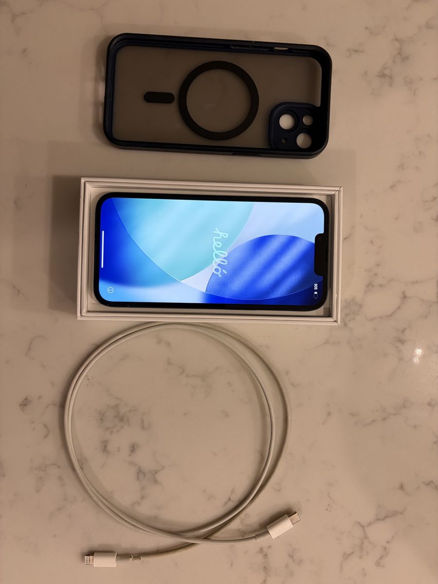 Apple iPhone 14 128GB Midnight Black (Unlocked) with MagSafe Case & Charging Cable