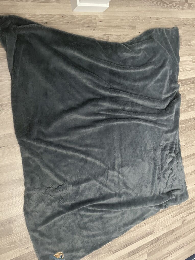 Super Soft & Cozy Blanket!