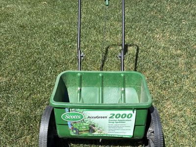 Scotts AccuGreen 2000 Precise-Application Drop Spreader - Rustproof Lawn Fertilizer Applicator