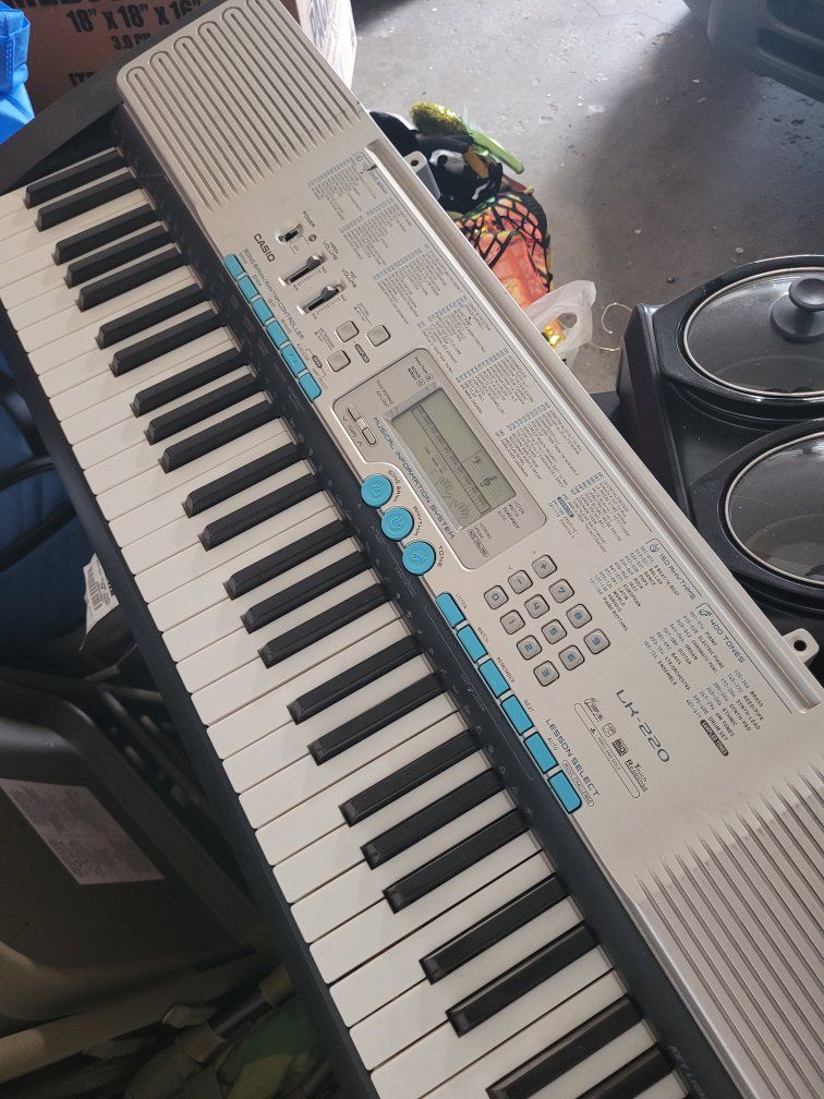 Casio LK-220 Key Lighting Electronic Keyboard 400 Tones 150 Rhythms