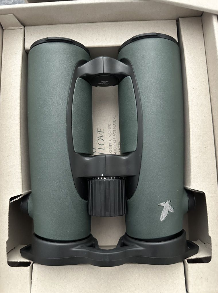 NIB Swarovski 10x42 EL Binoclars