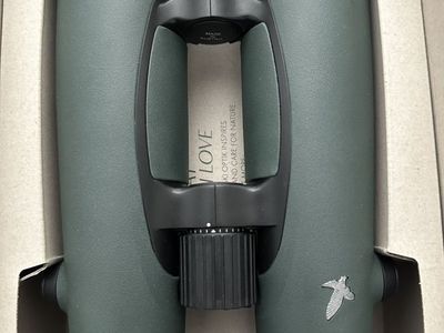 NIB Swarovski 10x42 EL Binoclars