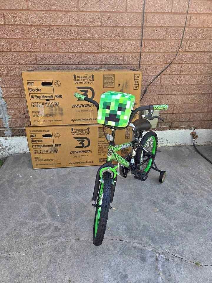 Dynacraft 18-inch Minecraft Boys' Bicycle