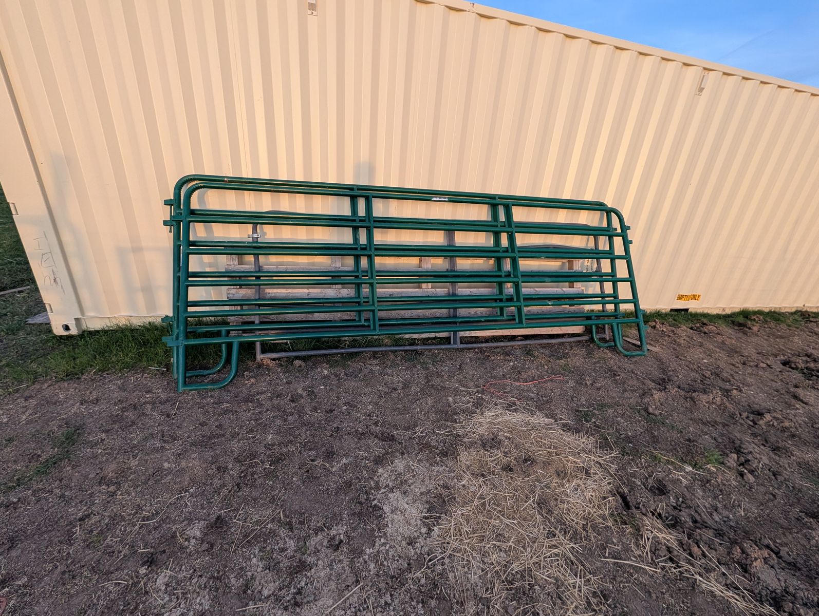 Heavy duty fence panel