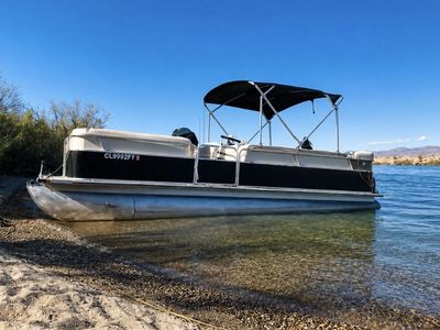 2005 Sylvan Mirage 8522 – 22’ Pontoon Boat – $8,000