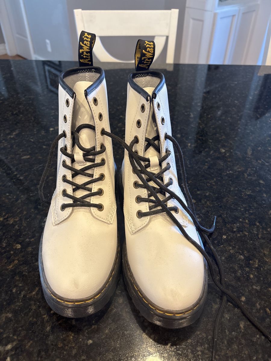 Dr. Martens Zavala Women's White Leather Lace-Up Boots US 7 UK 6 EU 39
