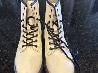 Dr. Martens Zavala Women's White Leather Lace-Up Boots US 7 UK 6 EU 39