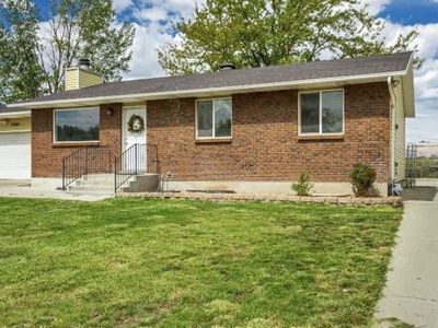 3 bedroom basement (personal entrance and driveway) Riverton Ut