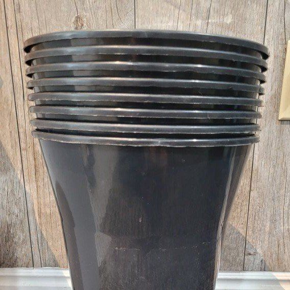 8 liter black plastic vase