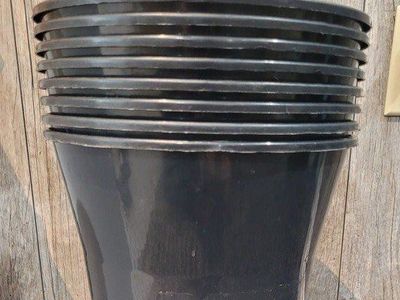 8 liter black plastic vase