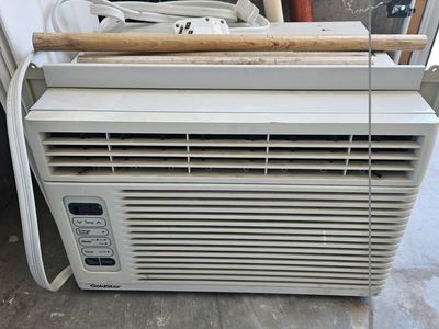 Goldstar Window Air Conditioner Unit