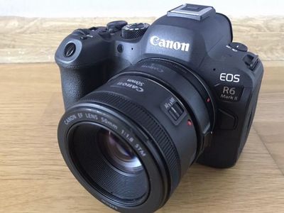 Canon R6 ii body only 1700$ 20k shots.