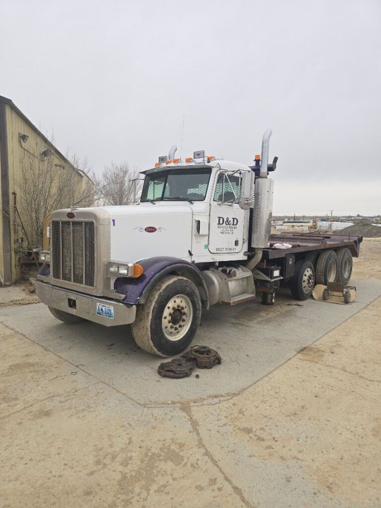 2000 Peterbilt winch truck