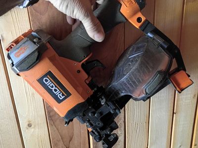 Pneumatic nail gun