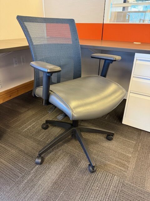 Global Vion Rolling Task Chair