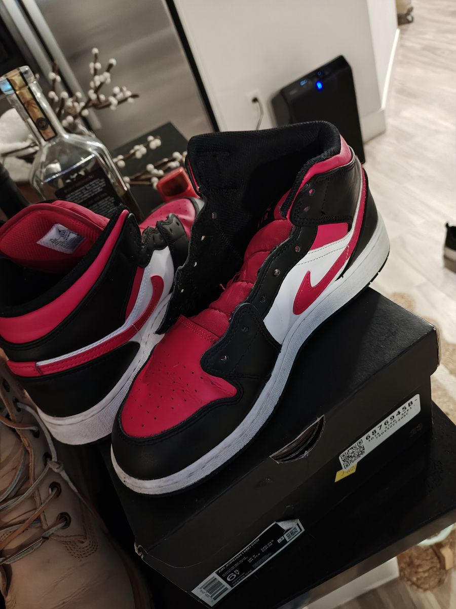 Air Jordan 1 Mid Blk, Noble Red,Wht - Size 6.5 Y