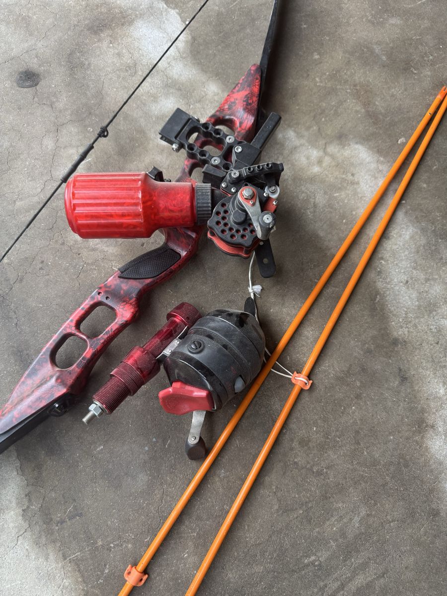 Bow fishing bow