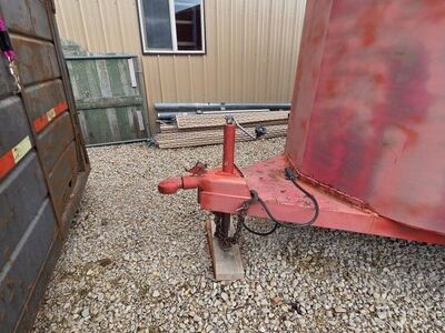 1994 2/3 horse slant load bumper pull trailer