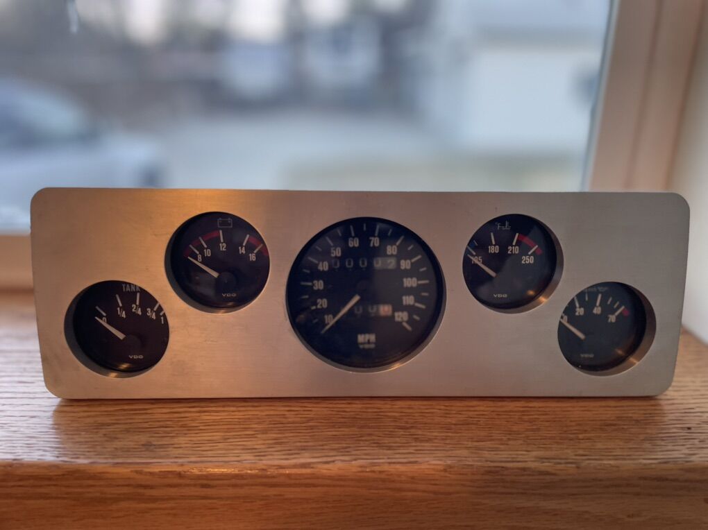 Gauge Cluster