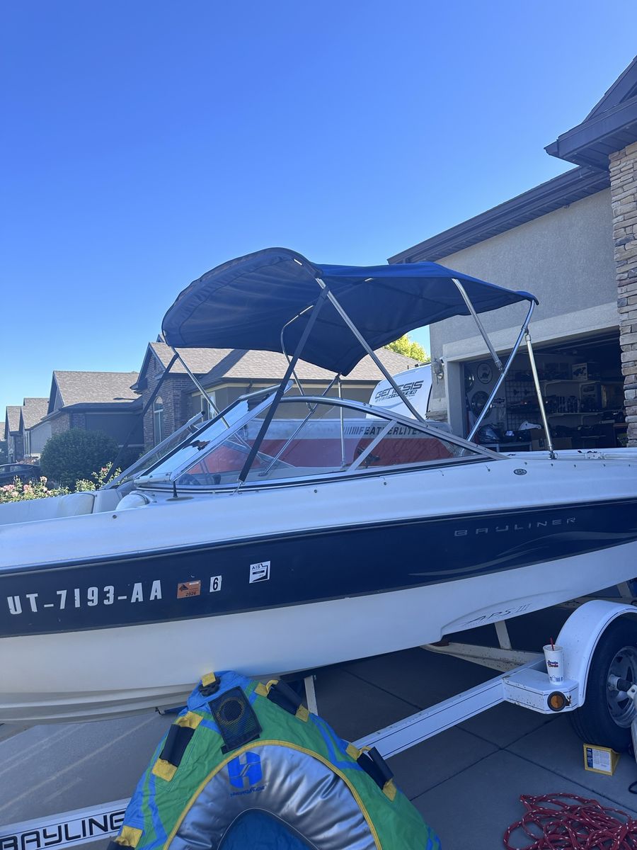2002 Bayliner 19FT Open Bow Boat w/ Trailer, Fish Finder, Easy Troll, Bimini Top