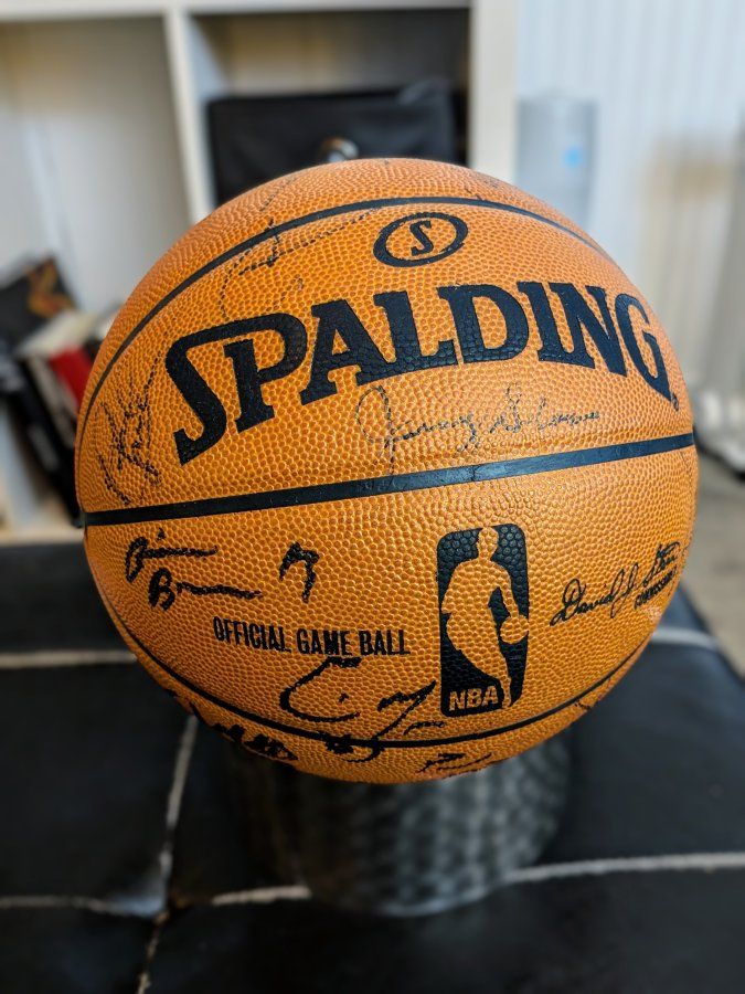 2007-08 Utah jazz team autographed ball