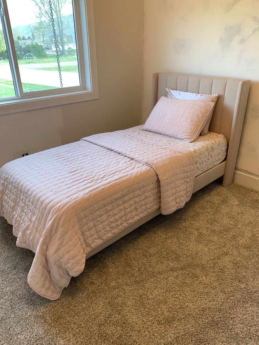 Twin Upholstered Platform Bed + Mattress – Like Ne