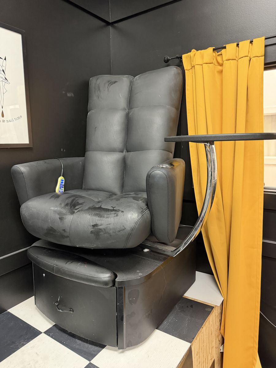 Massage pedicure chair
