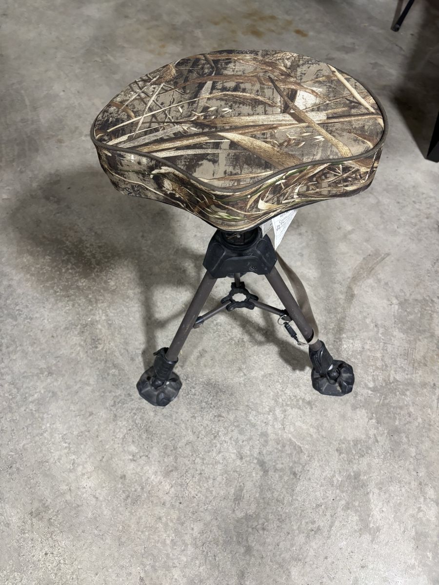Swivel Hunting Chair -Tripod Stool