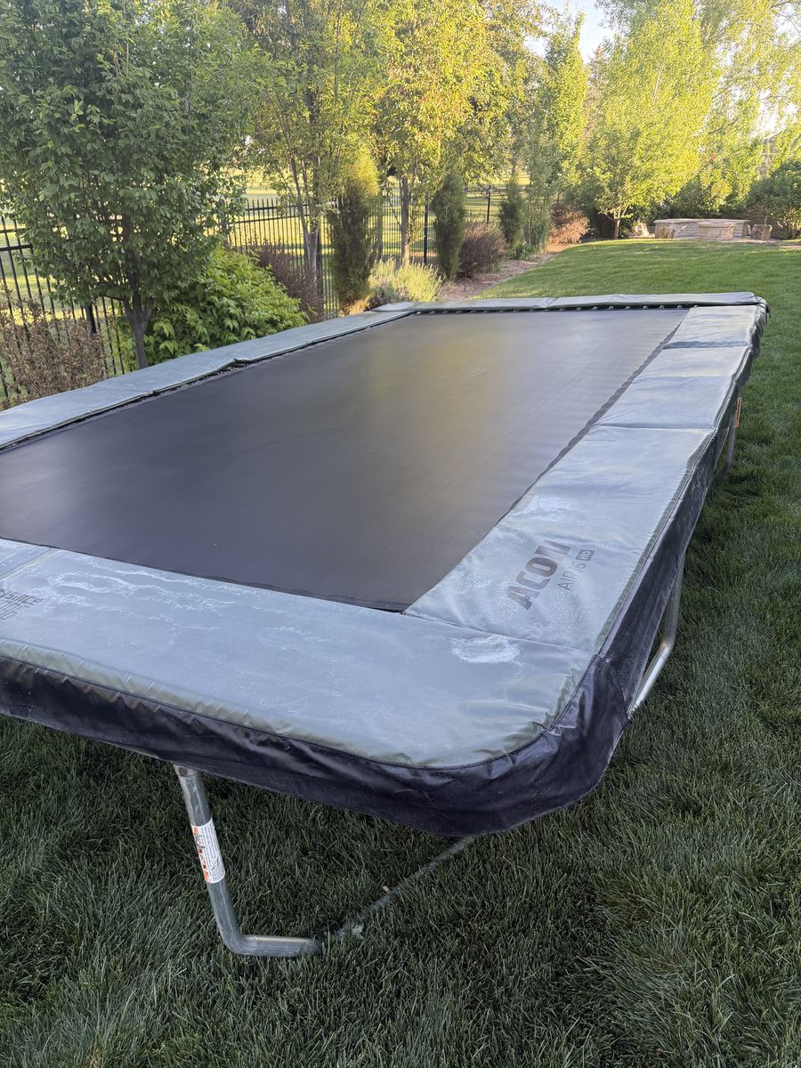 10’x17’ Rectangular Trampoline