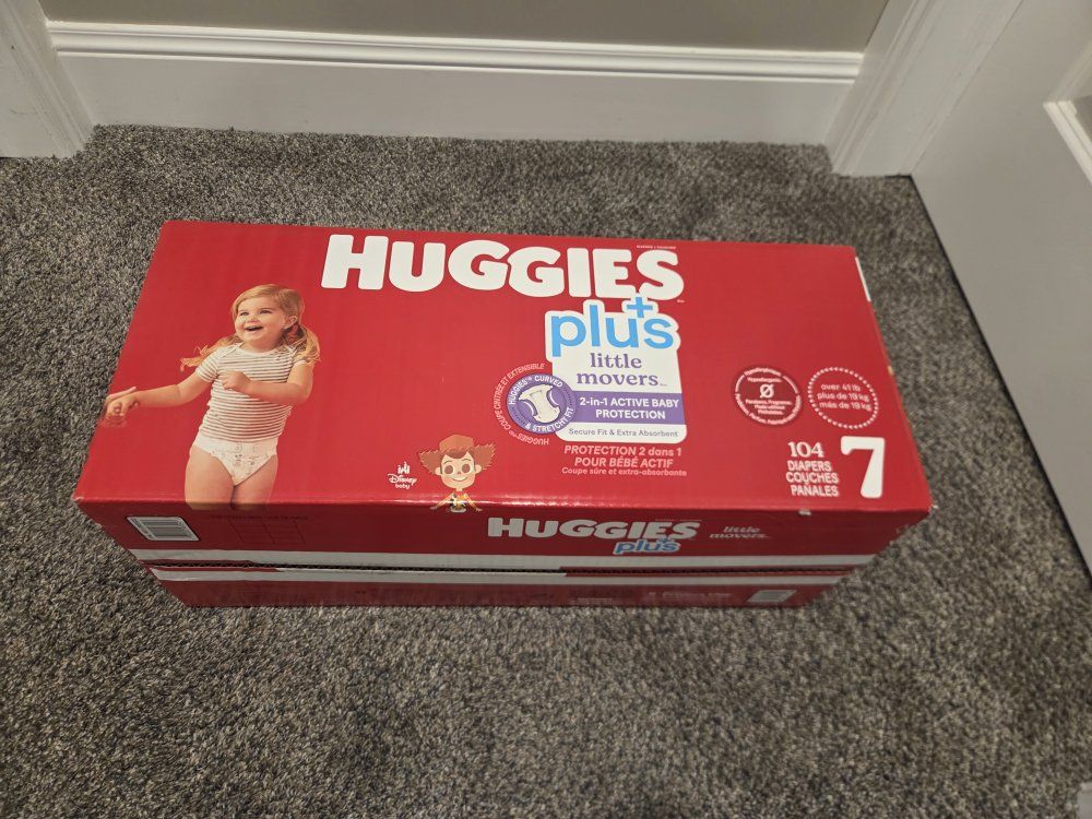 Huggies Little Movers Plus Size 7 Diapers 104 Count Box