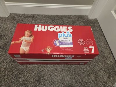 Huggies Little Movers Plus Size 7 Diapers 104 Count Box
