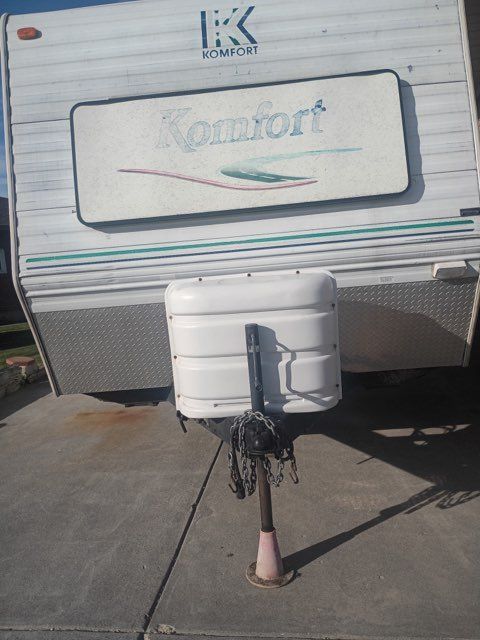 2002 21 ft camping trailer in like new condition